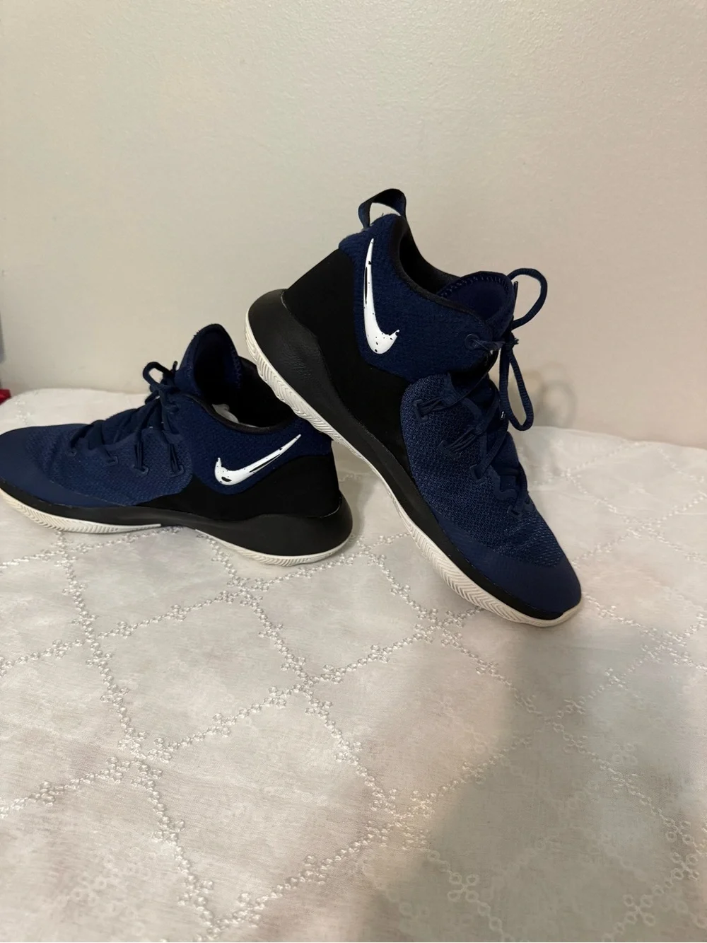 Nike Men’s Navy and White Athletic Basketball Shoes